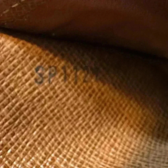 Authentic LOUIS VUITTON Quilted Monogram Etoile w/COA - Picture 15 of 16